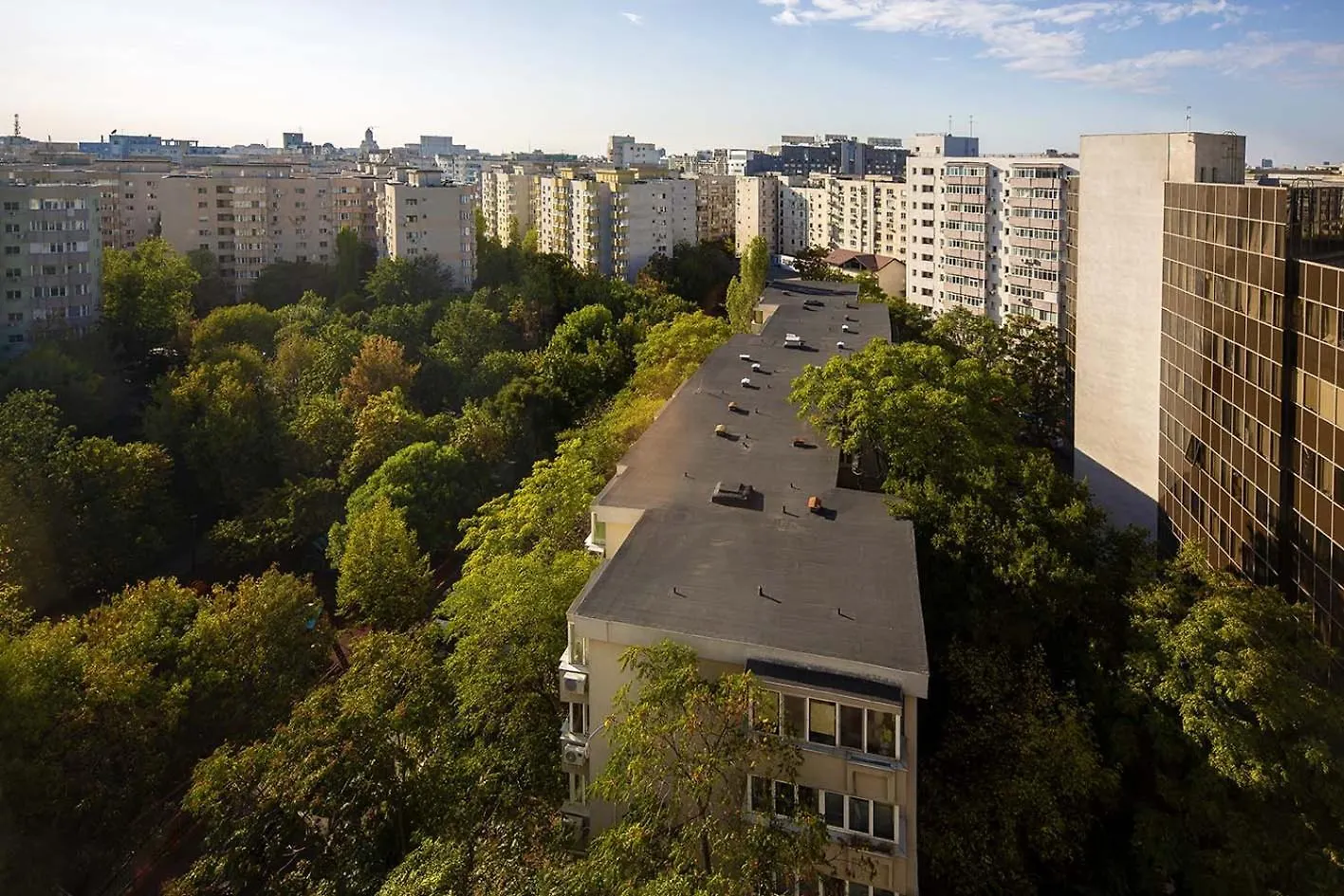 Stellar Retreat Newly Remodeled And Spacious 2Br W Balcony Apartment Bucharest